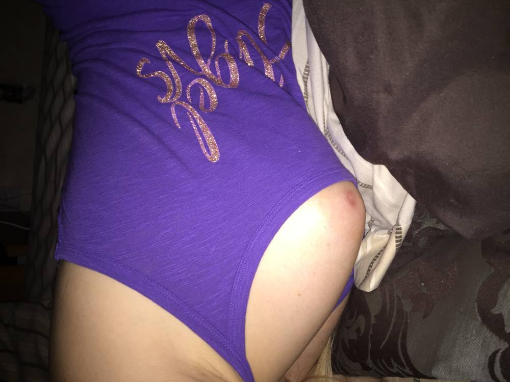 Pic #1 My medium tits - Mandy