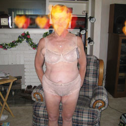 Pic #1House Sittin' - Bush Or Hairy