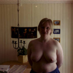 Medium tits of my wife - Tone