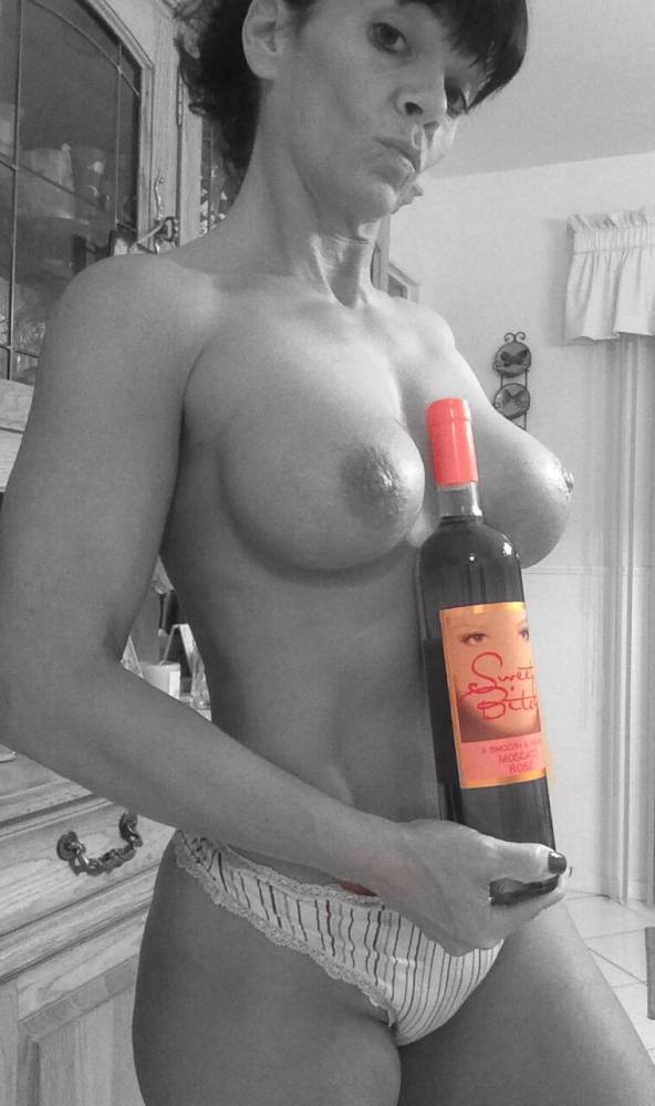 Pic #1 My medium tits - Cougar