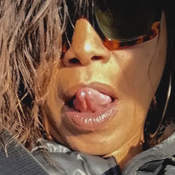 Pic #1Out And About In NYC - Close-ups, Ebony