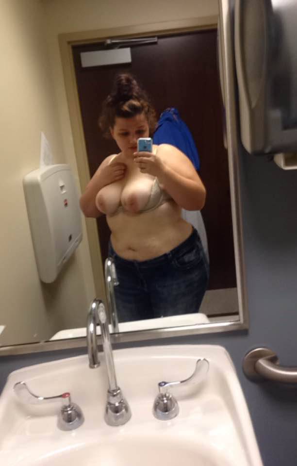 Pic #1 Medium tits of my girlfriend - makenzie