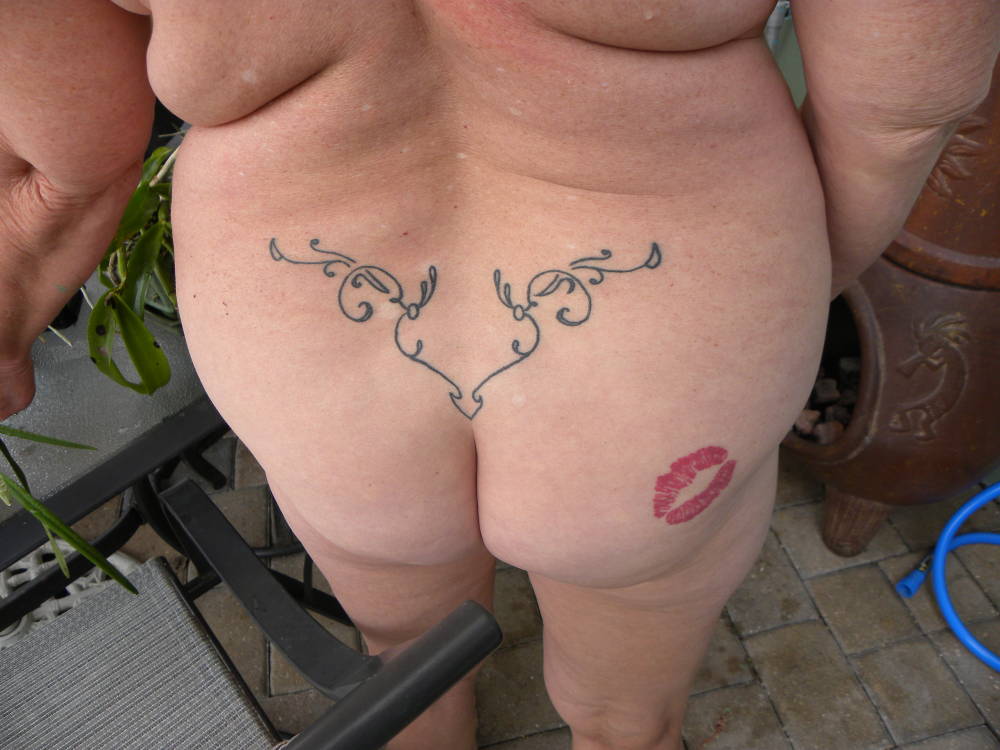 Pic #1 My girlfriend's ass - sues