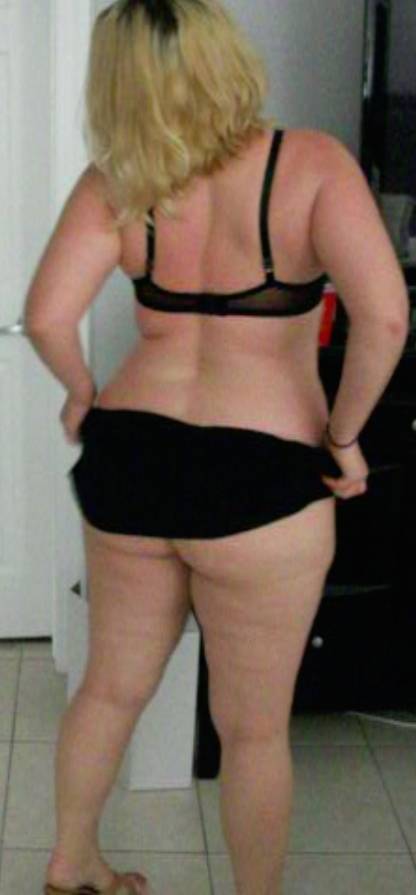 Pic #1 My girlfriend's ass - My girlfriend