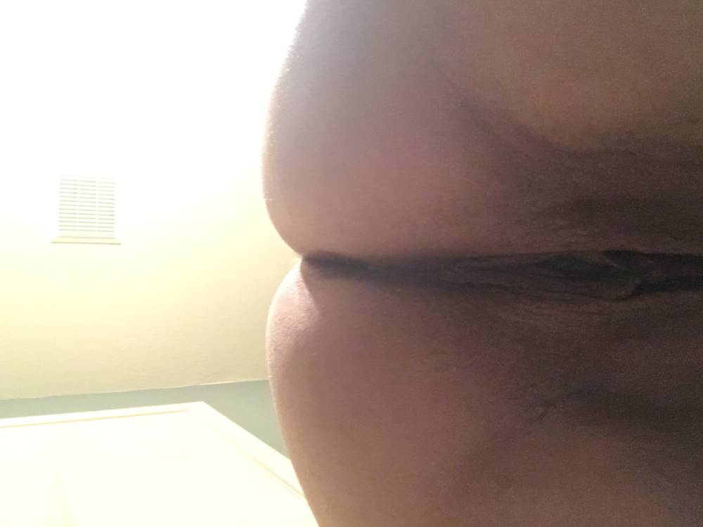 Pic #1 My ass - Ellie