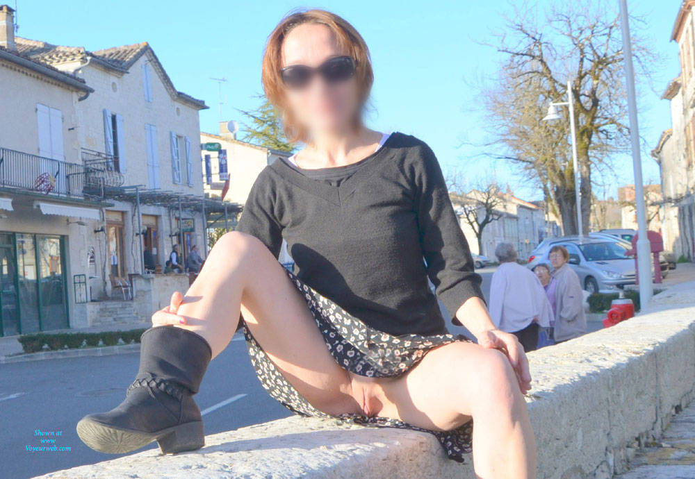 Pic #1Hair In The Wind !!! - Flashing, Public Exhibitionist, Public Place, Shaved