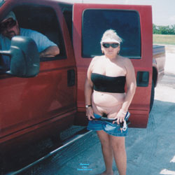 Showing The Bod Outdoors - Beach, Big Tits