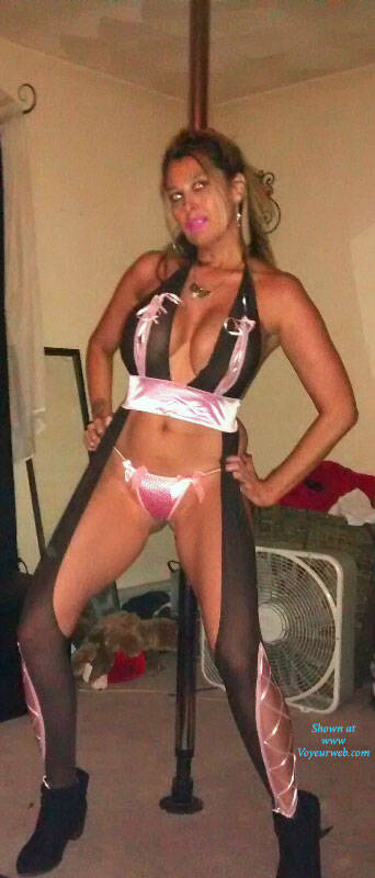 Pic #1My wife and her sexy ass self! - Wife/wives