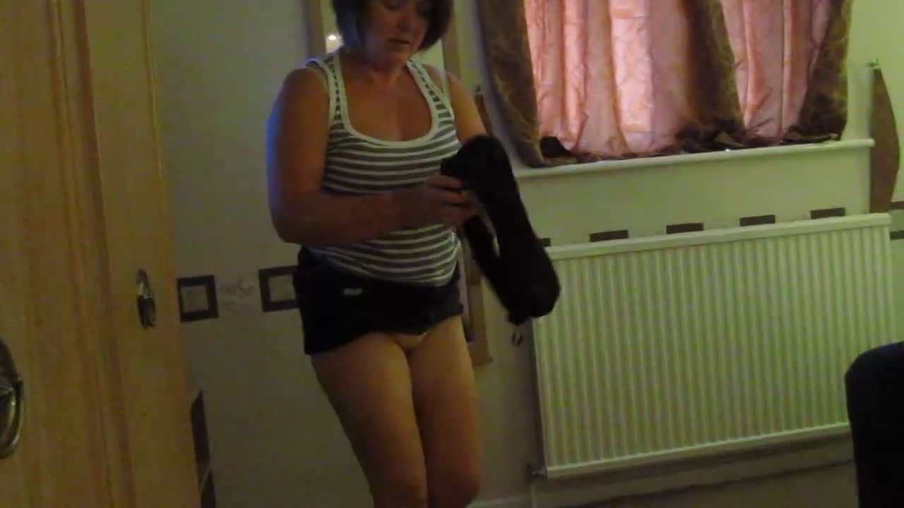 Pic #1Flashing The Photographer - Brunette, Wife/wives