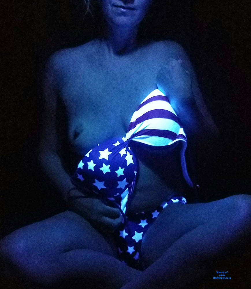 Pic #1 American Girl - Big Tits