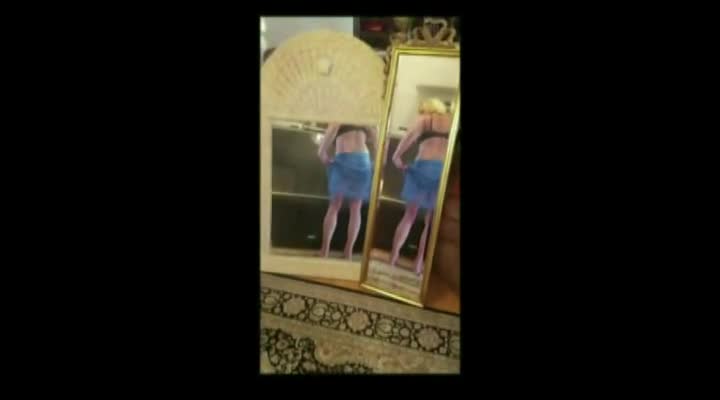 Pic #1Ass Shaking - Blonde
