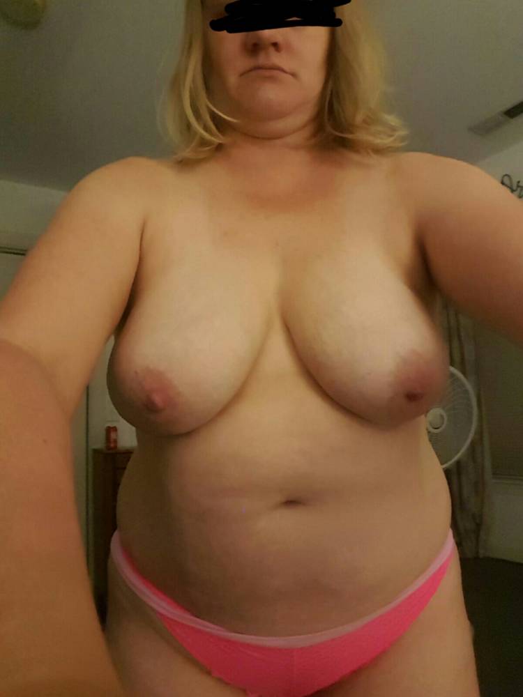 Pic #1 Large tits of my wife - Laura