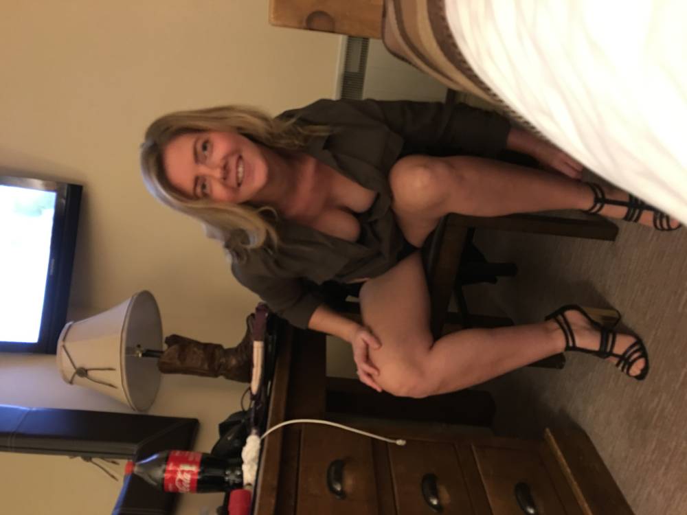 Pic #1 Medium tits of my wife - Beccy