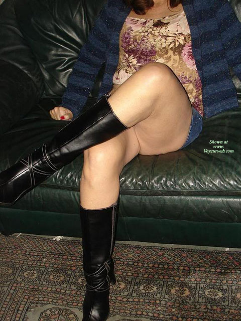 Pic #1Terry In Mini Skirt