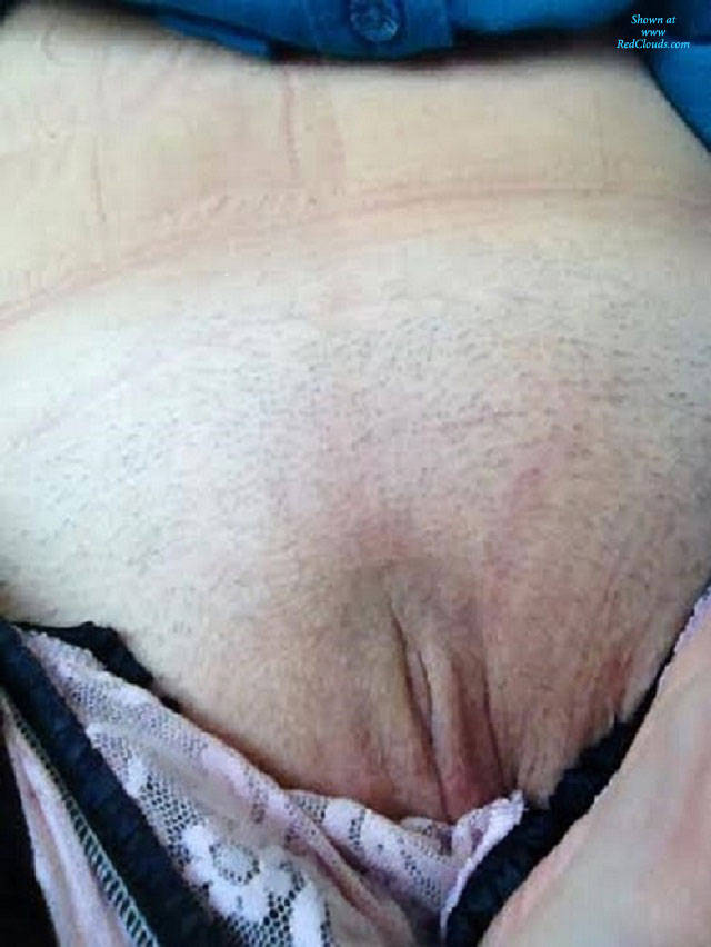 Pic #1Hot Brunette With Nice Tits 3 - Shaved, Close-ups