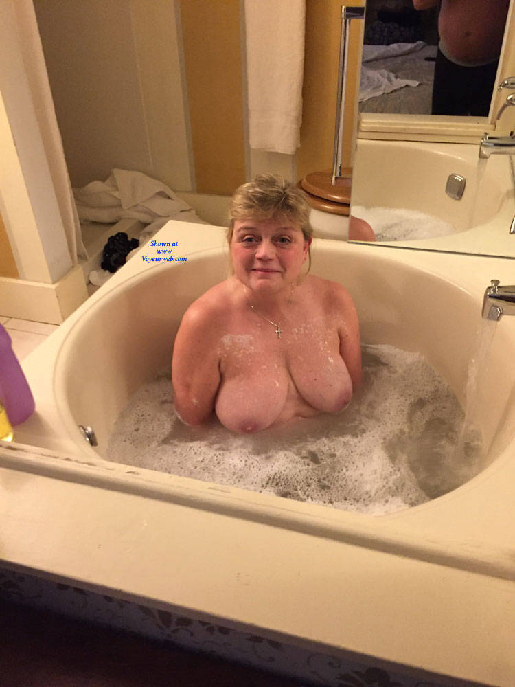 Pic #1Wife In Sunkin Tub - Big Tits, Wife/wives, Amateur, Mature