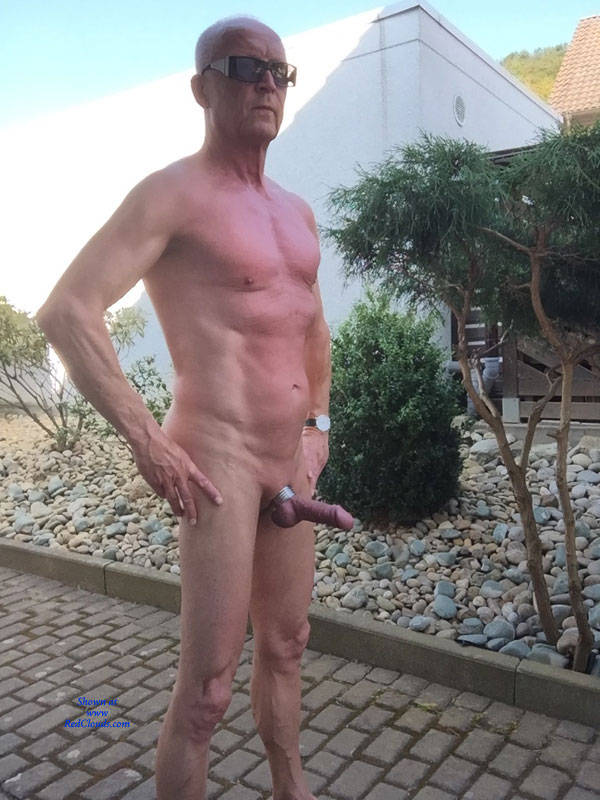 Pic #1M* Nude Outside