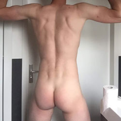 Pic #1M* Hot Skinny Chris