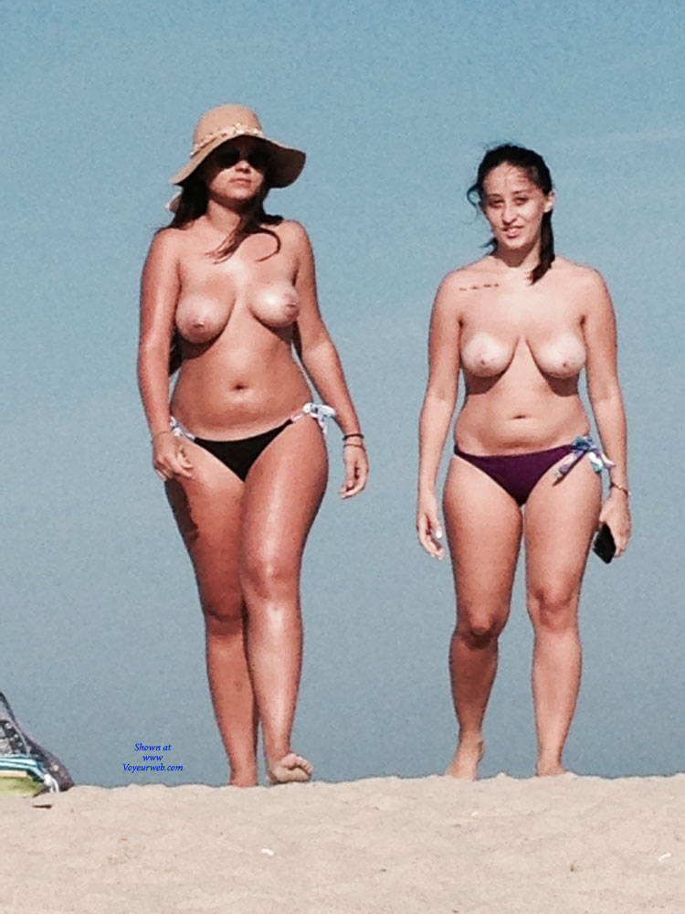 Pic #1A Couple Of More Hotties On Gunnison - Topless Girls, Big Tits, Brunette, Outdoors, Beach Voyeur