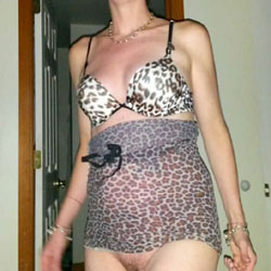 Pic #1 Slut Loves Cock - Lingerie, Amateur, Wives In Lingerie