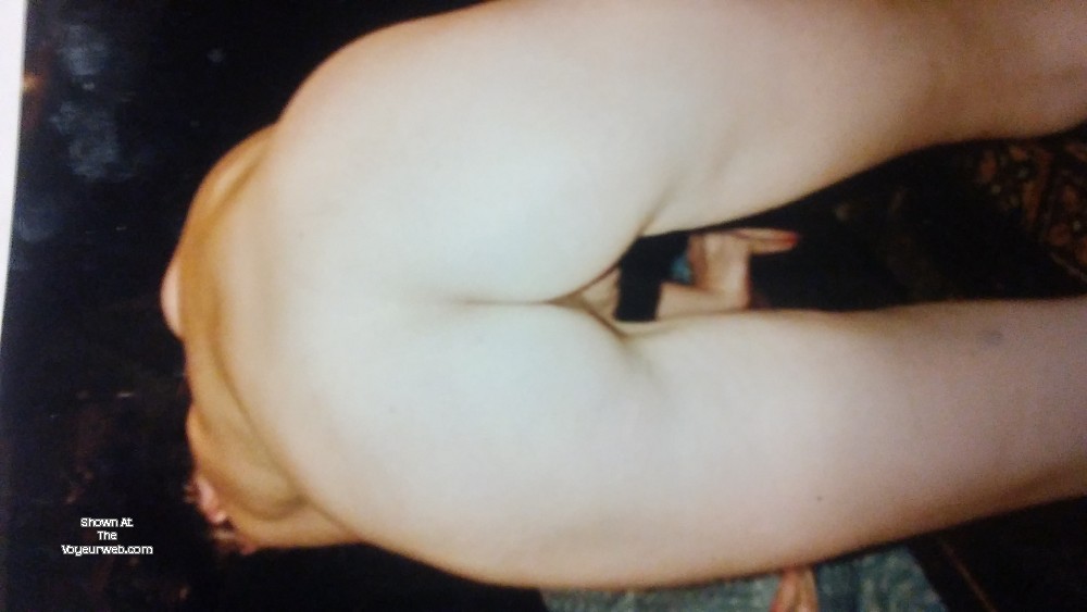 Pic #1 My ex-girlfriend's ass - Deb showing her ass