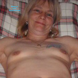 Pic #1 Cuming In Roberta - Nude Amateurs, Mature