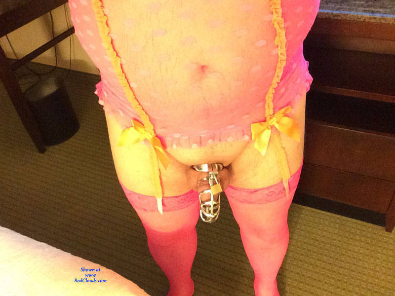 Pic #1M* Sissy In Hotel