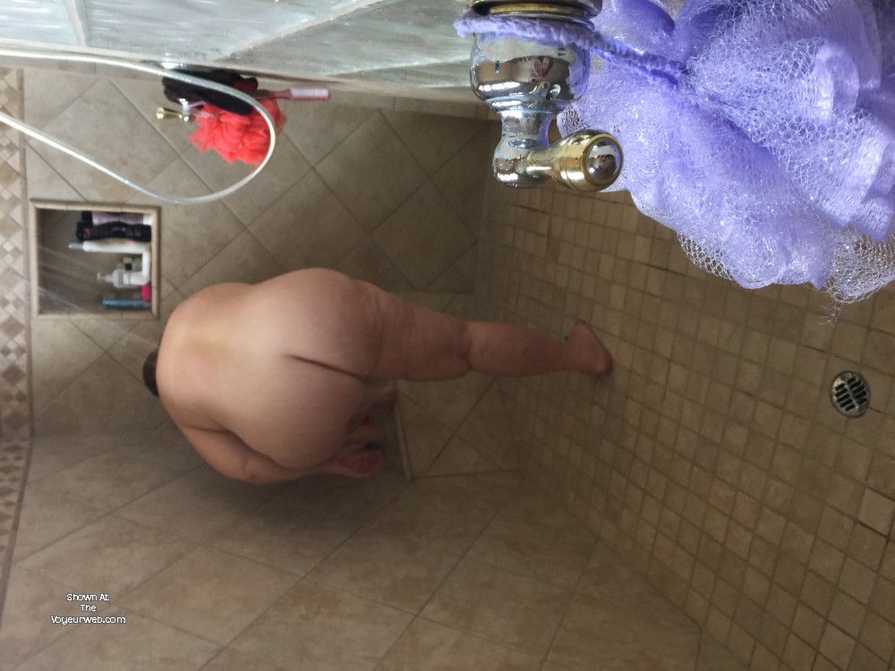 Pic #1 My wife's ass - Big Red