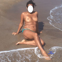 Pic #1 Cpbleu - Topless Girls, Beach, Brunette, Outdoors, Amateur