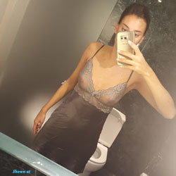 Charlotte 24 yo - Brunette, Amateur