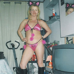 Pic #1 Hot Milf - Amateur