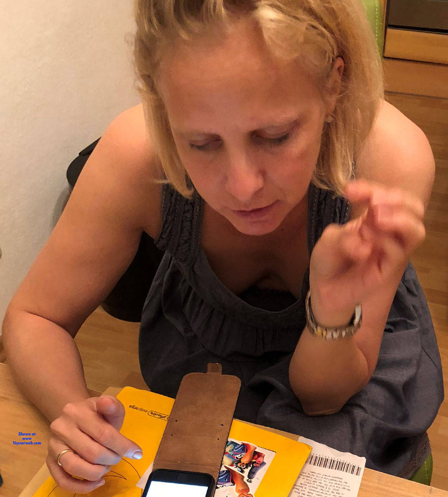 Pic #1Susi Braless At Home! Part 2 - Amateur