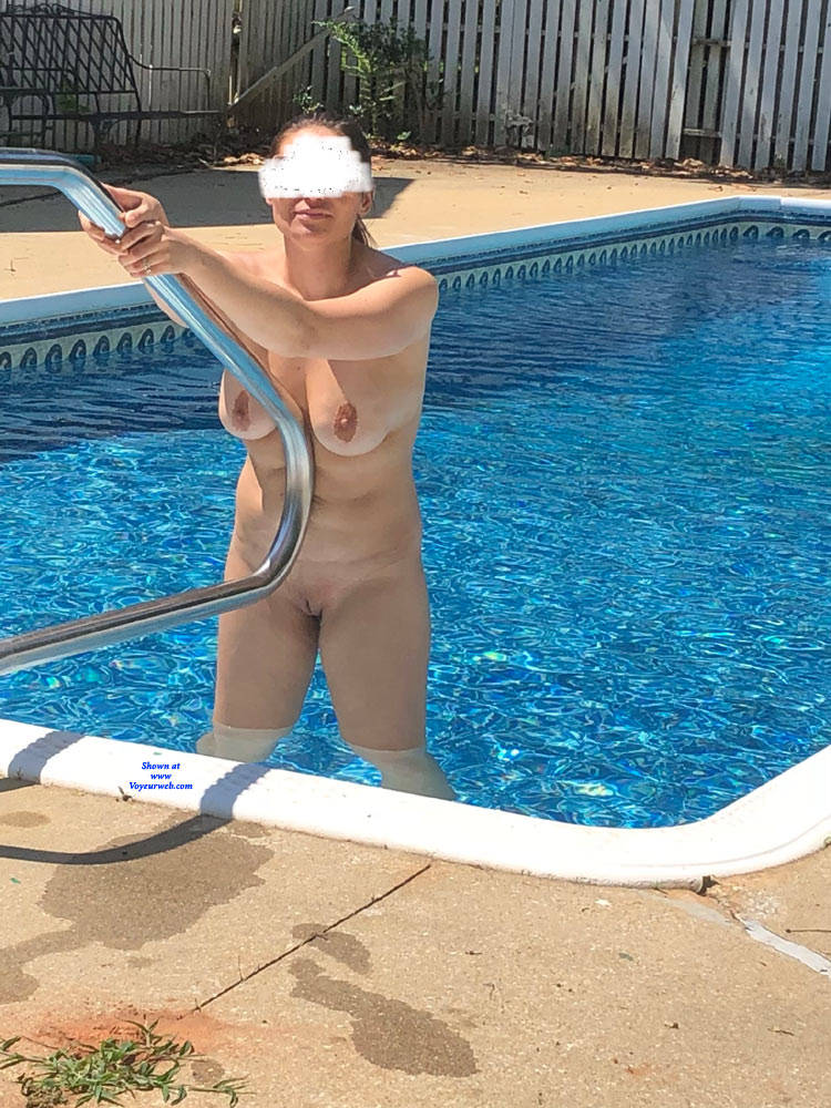 Pic #1Pool Fun - Nude Girls, Brunette, Outdoors, Amateur