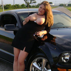 Pic #1 High Heels - Big Tits, High Heels Amateurs, Outdoors, Wife/wives