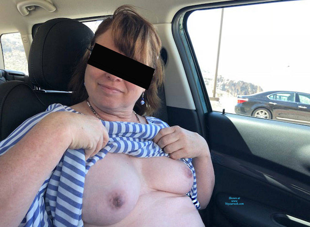 Pic #1You Can't See Thru The Tinting Right? - Topless Girls, Big Tits, Public Exhibitionist, Amateur