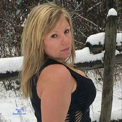 Pic #1 Big Tit Mom - Big Tits, Mature, Amateur