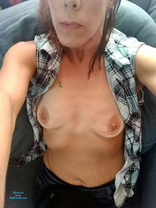 Pic #1Milf - Shaved, Amateur