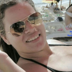 Pic #1 The Boobs Of The Cousin Are Incredible - Amateur