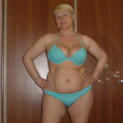 Pic #1 Tata Shows All Her Assets - Blonde, Amateur, Gf