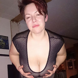 Pic #1 Leyla, Le MILF - Brunette, Amateur