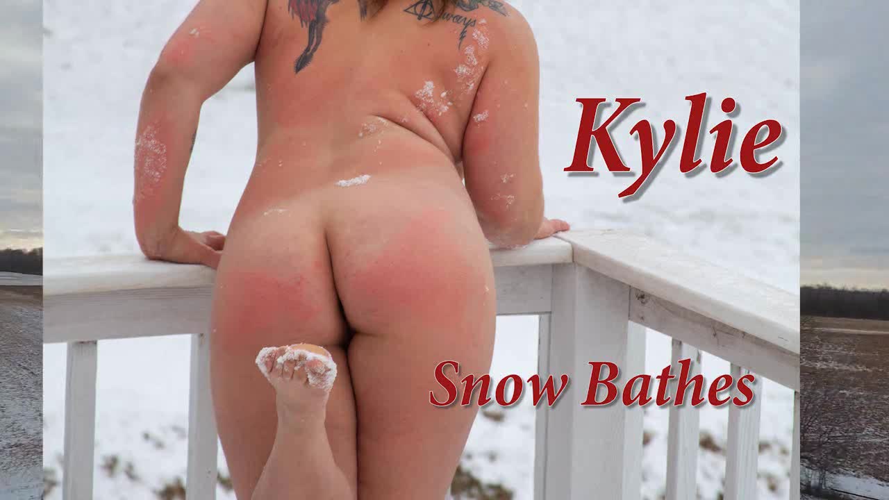 Pic #1Snow Bathing - Nude Girls, Big Tits, Brunette, Outdoors, Shaved, Amateur, Tattoos