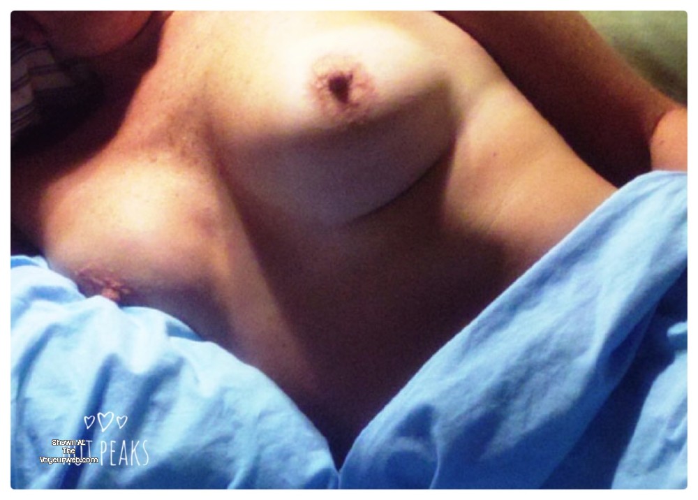 Pic #1 My large tits - Lydia