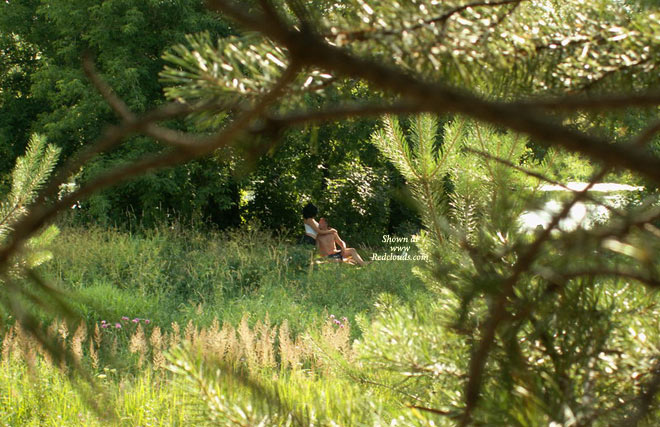 Pic #1*JO Babe Giving Head Outside