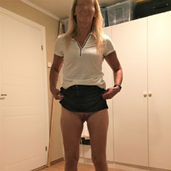 Pic #1Showing Pussy - Nude Amateurs, Mature