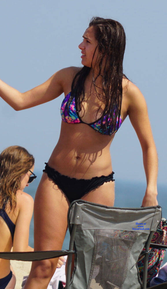 Pic #1Un Cul D'un Autre Monde - Beach, Brunette, Outdoors, Bikini Voyeur