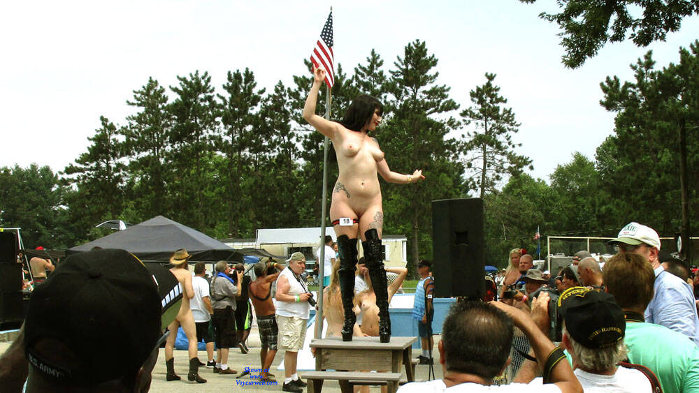 Pic #1Popping - Nude Girls, Big Tits, Brunette, Outdoors, Public Place, Shaved