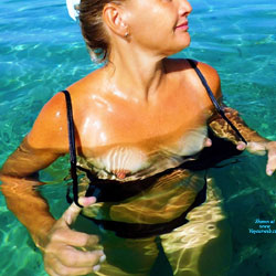 Pic #1 Blue Lagoon - Brunette, Outdoors, Amateur