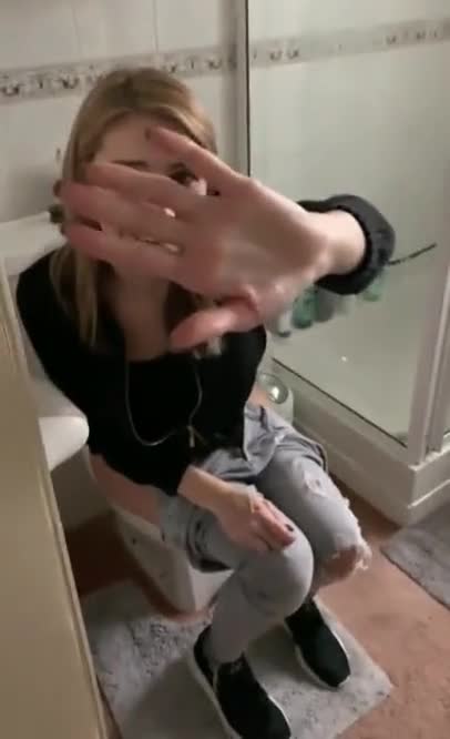 Pic #1Un Petit Pipi - Amateur