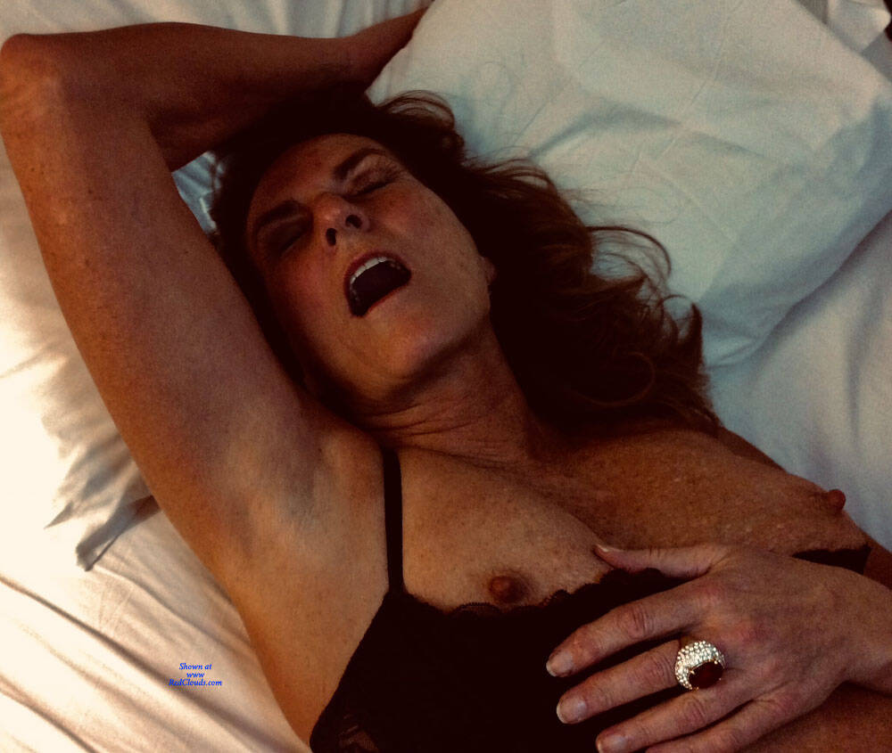 Pic #1Cunnilingus Connoisseur - Nude Wives, Big Tits, Mature, Shaved, Amateur