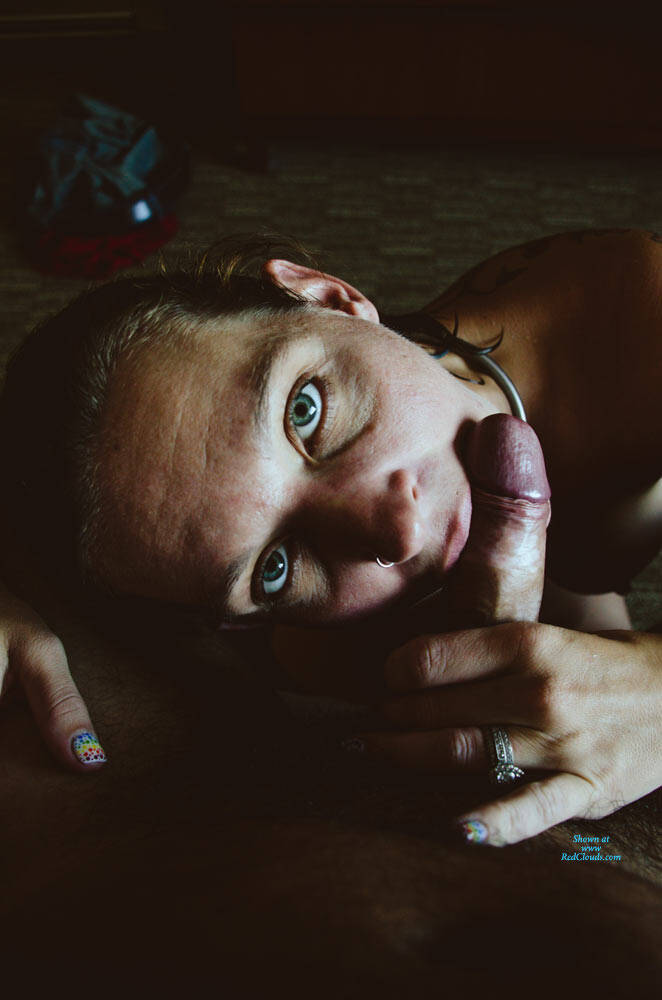 Pic #1Hungry - Brunette, Blowjob, Amateur